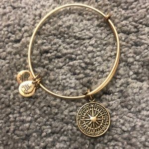 alex and ani compass charm with mom quote